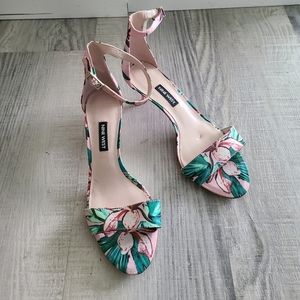 NINE WEST Floral Heels